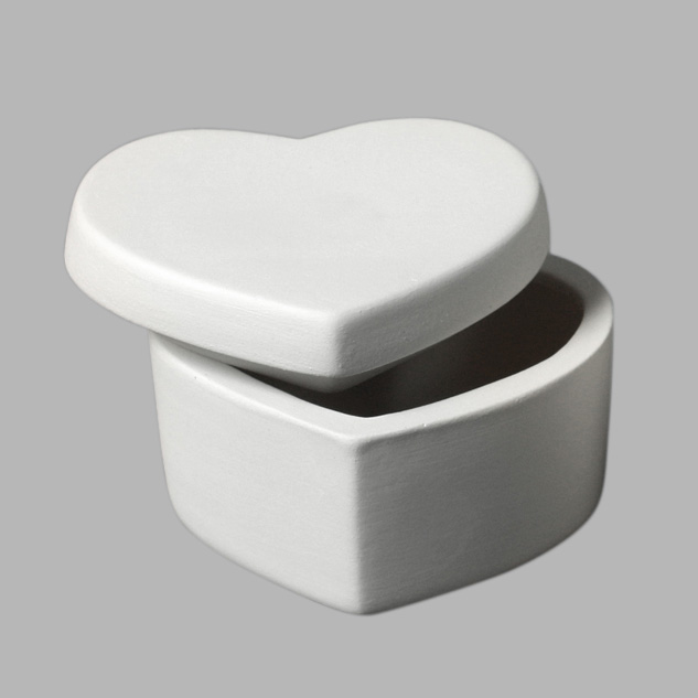 Ceramic heart box