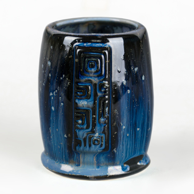 SW-216 Micro Jade over SW-116 Robin’s Egg on EG-005 Black Engobe