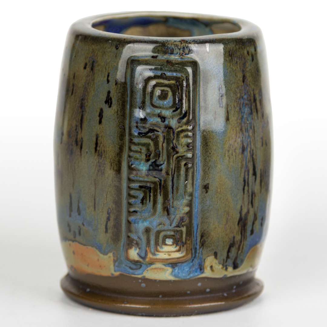 SW-134 Eggplant over SW-228 Beetlewing on EG-006 Sparkle Black Engobe